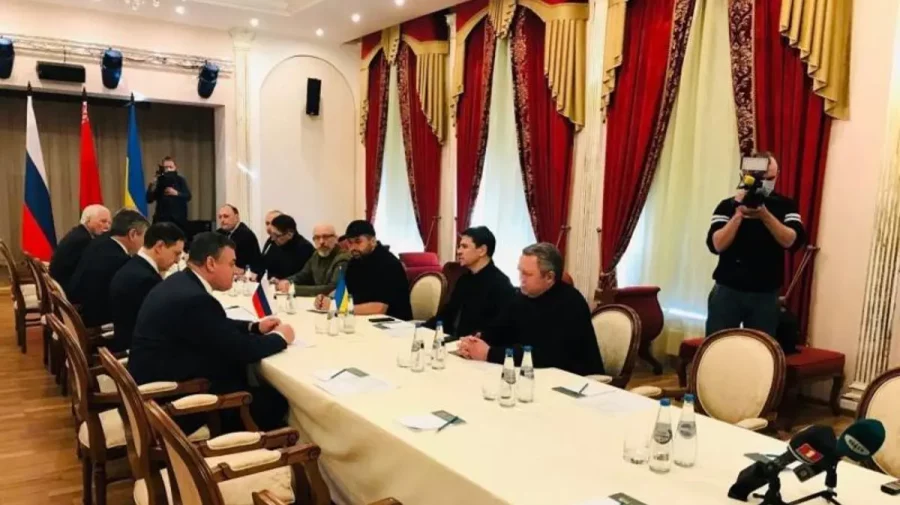 „Lumina de la capătul tunelului se vede”? Un expert militar a anunțat condiția revenirii la negocierile cu Rusia