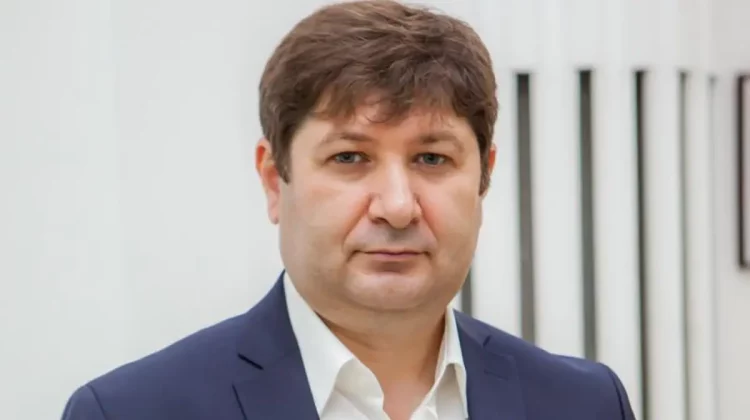Comentator politic: Moldova oricât sprijin ar avea din exterior, nu poate trăi în permanență cu mâna întinsă