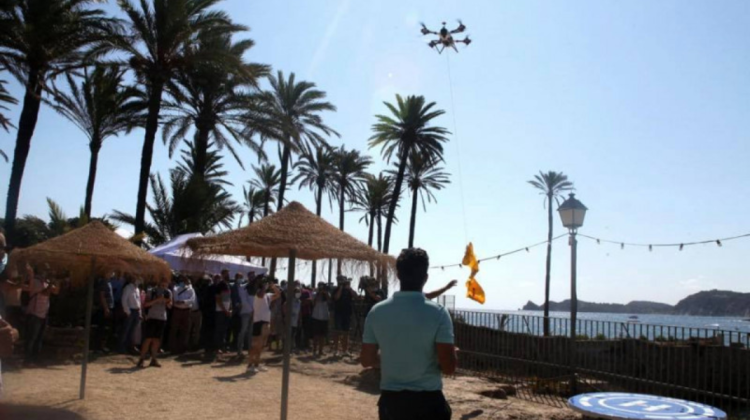 Un băiat a fost salvat de la înec de o dronă. Serviciul a fost implementat recent pe mai multe plaje din Spania