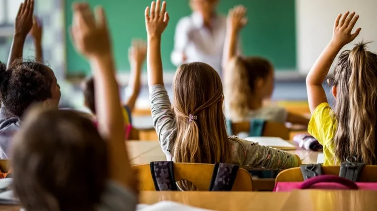 Cine ne va învăța copiii? Deficit de peste 2000 de profesori în sistemul de învățământ din Moldova