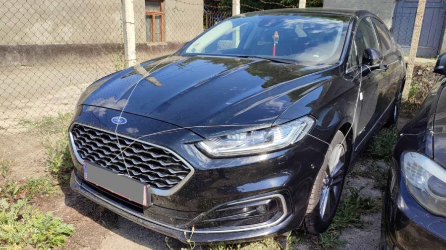 Cazul unui moldovean care și-a cumpărat un Ford Mondeo peste hotare și nu l-a putut „băga” în țară