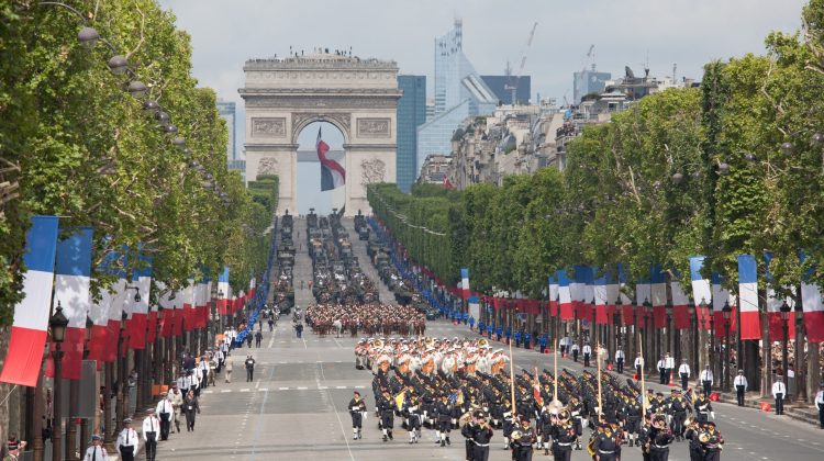 VIDEO de la Ziua naţională a Franţei! Au organizat un adevărat spectacol militar pe străzile din Paris