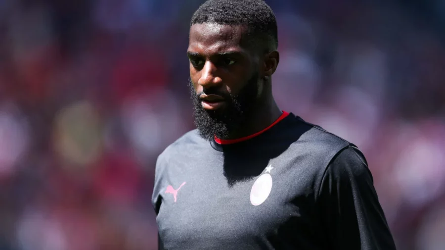 VIDEO De râs și de plâns! Fotbalist AC Milan, confundat cu un infractor