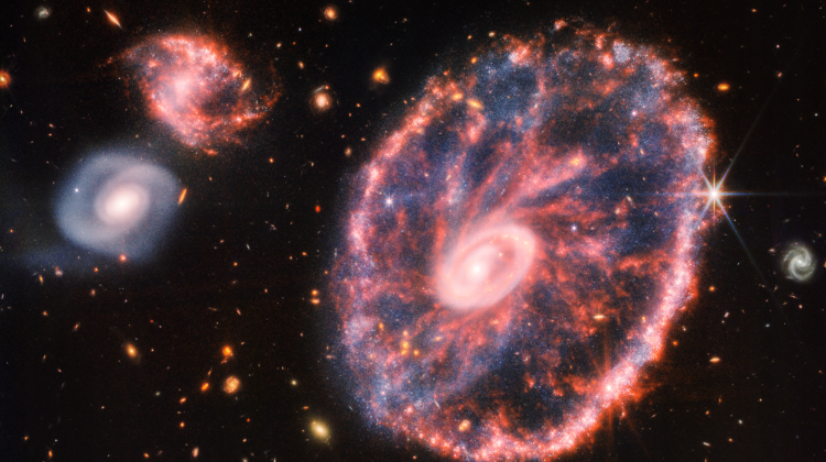 FOTO Imagini care-ți taie respirația! O galaxie situată la 500 de milioane ani lumină, surprinsă de telescopul NASA