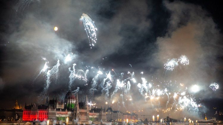 Guvernul ungar a demis meteorologii pentru prognoza care a dus la anularea focului de artificii de Ziua Naţională