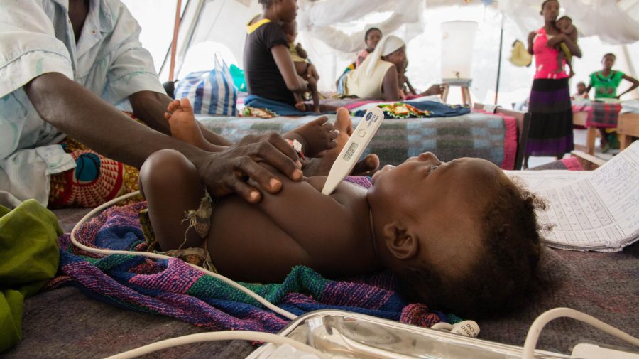 O epidemie de rujeolă în Zimbabwe a ucis 157 de copii. Pe cine dă vina Guvernul