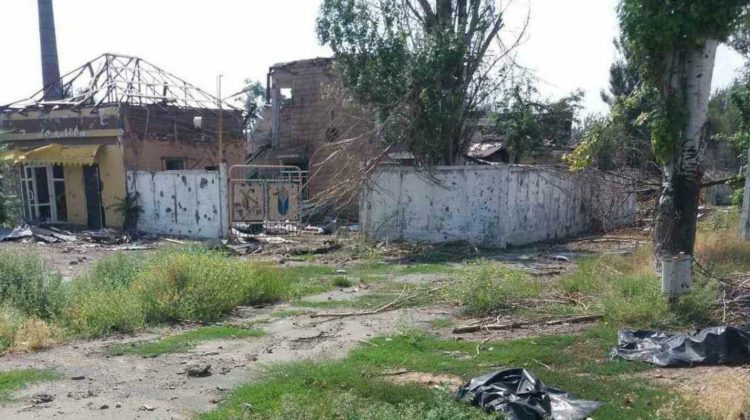 FOTO Localnicii nu mai rezistă psihologic: Străzile Mariupolului, încă împânzite de cadavre