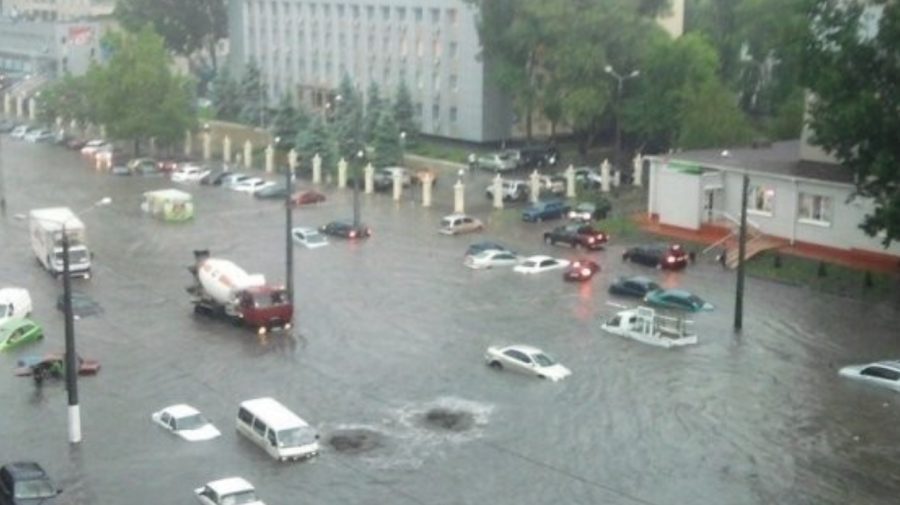 VIDEO Aversele de la ei au ajuns la noi? Odesa a fost inundată din cauza ploii torențiale