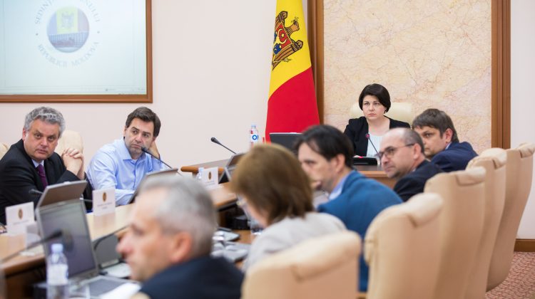 Moldovenii, buni de plată! Guvernul va angaja 13 adjuncți cu un salariu de 22 mii lei