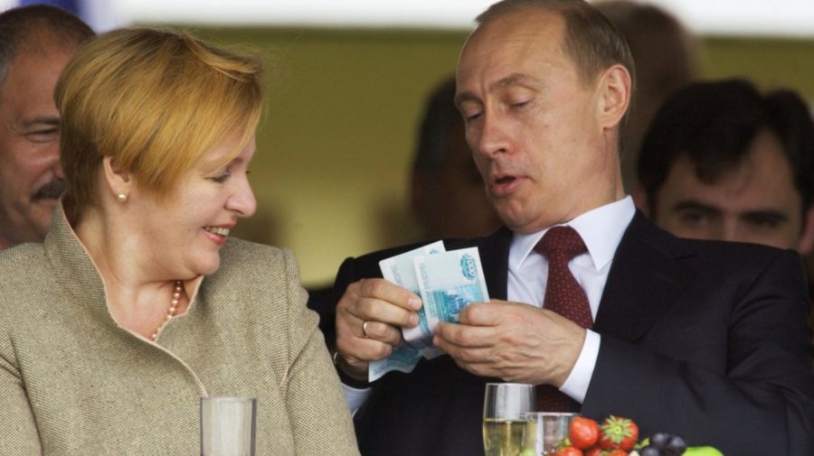 VIDEO Fosta soție a lui Putin, pe muchie de cuțit în UE! Se cer sancțiuni și pentru iubitul ei