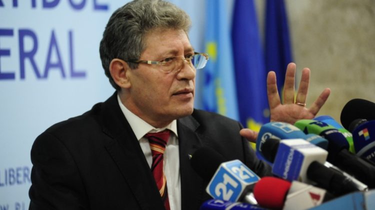 „Miluială cu pocneală”. Ghimpu cere să fim alături de Ucraina, nu înainte de a-i reproșa „păcatele” din 1992