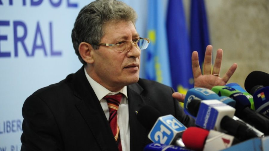 „Miluială cu pocneală”. Ghimpu cere să fim alături de Ucraina, nu înainte de a-i reproșa „păcatele” din 1992