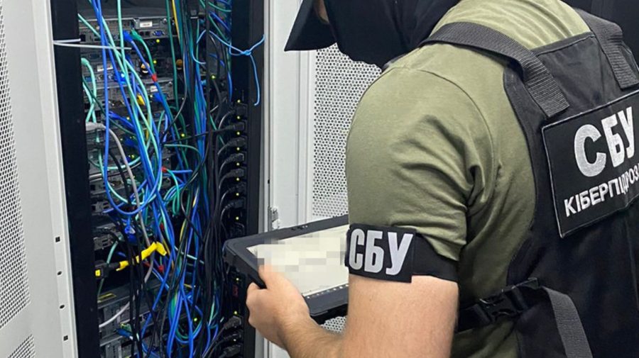 Hackerii ruși închiriau servere amplasate la Kiev pentru atacuri. Serviciile speciale ale Kremlinului – clienți fideli