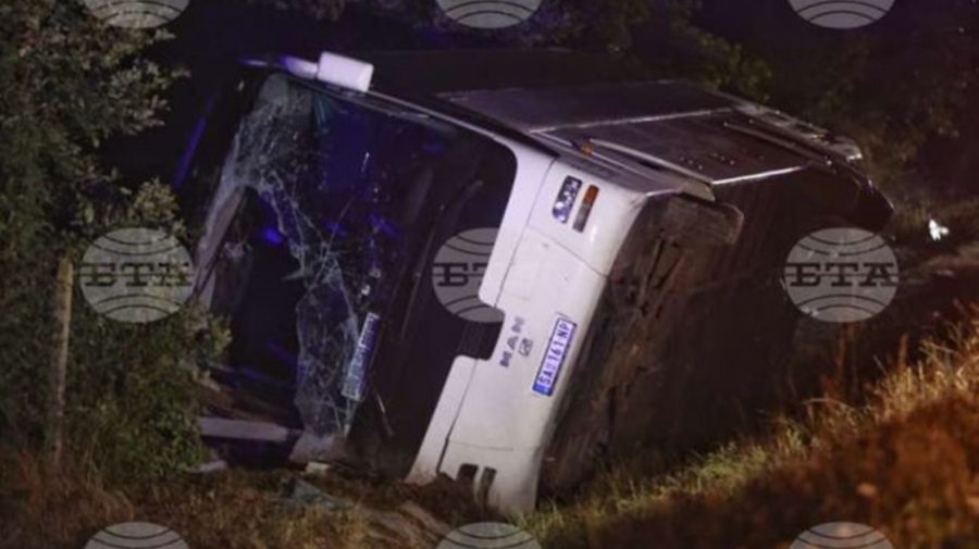 Bulgaria: Un autocar plin de copii s-a răsturnat. 12 pasageri au ajuns de urgență la spital
