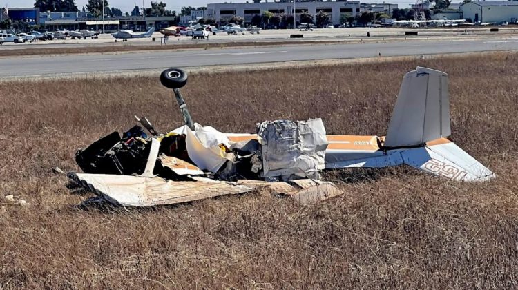 FOTO Două avioane s-au tamponat deasupra unui aeroport din California. Sunt victime