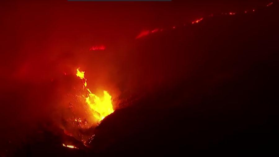 VIDEO Opt localități evacuate în Spania după ce un incendiu de vegetație a scăpat de sub control. Ard 8000 de hectare