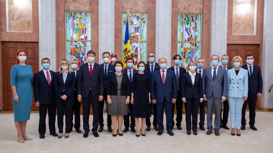 FOTO Un an de la învestirea Guvernului Gavrilița! Ce a promis prim-ministra de la tribuna Parlamentului