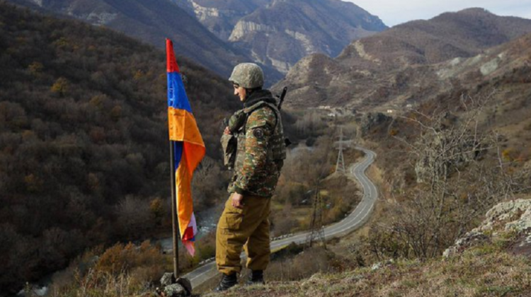 VIDEO Cresc tensiunile în Nagorno-Karabah. Un militar azer şi un combatant armean au fost ucişi