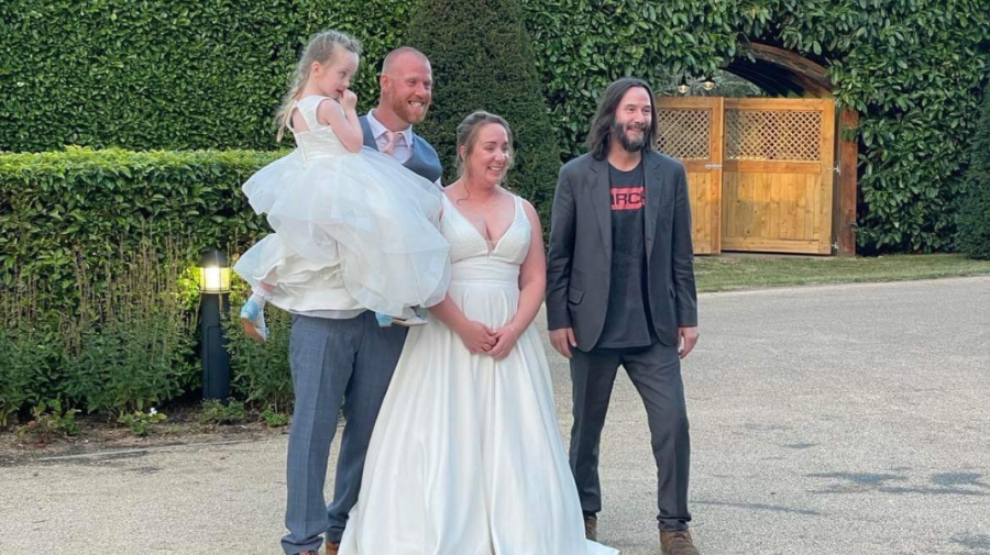 FOTO Apariţie surpriză la o nuntă din Anglia. Un „oaspete foarte special” s-a alăturat petrecerii