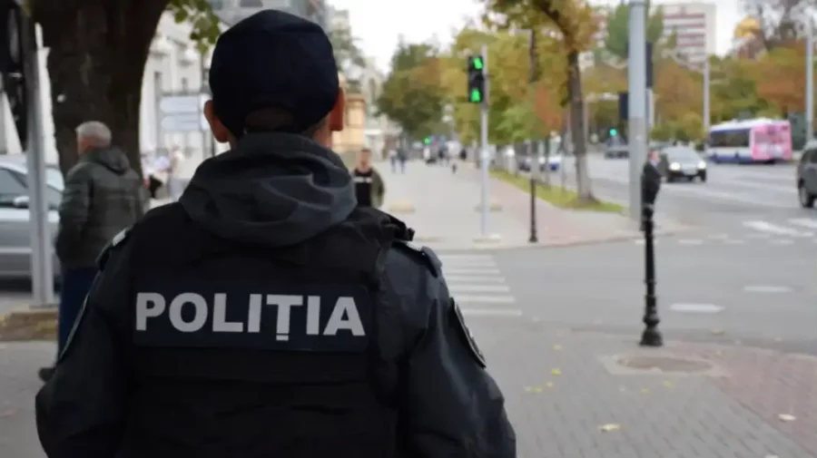 VIDEO De râsul găinilor! Ce amendă a primit șoferul care a intrat cu mașina pe havuzul din Parcul „La Izvor”