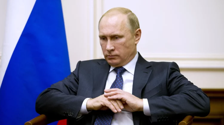 „Le-a ajuns cuțitul la os”? Parlamentari din Duma rusă cer înlăturarea lui Putin