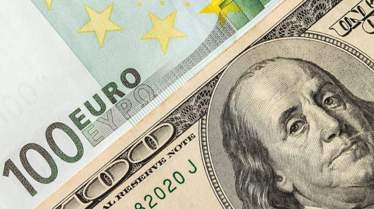 CURS VALUTAR 19 septembrie: Dolarul și euro se scumpesc cu un ban