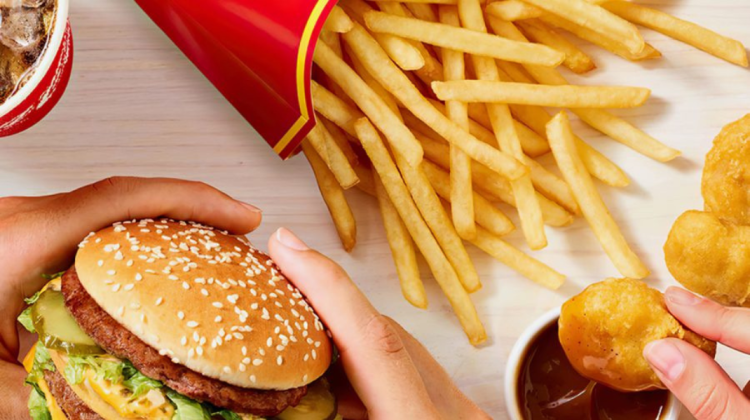 McDonald’s îşi redeschide restaurantele la Kiev. Au avut o pauză de 7 luni