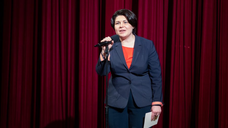 FOTO Natalia Gavrilița a mers la teatru! Prim-ministra a fost la deschiderea Reuniunii teatrelor naționale românești