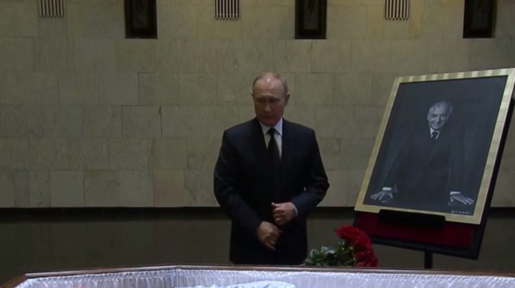 Tablou obișnuit pentru o morgă din Rusia și nici zare de om. VIDEO cu Putin care își ia rămas bun de la Gorbaciov