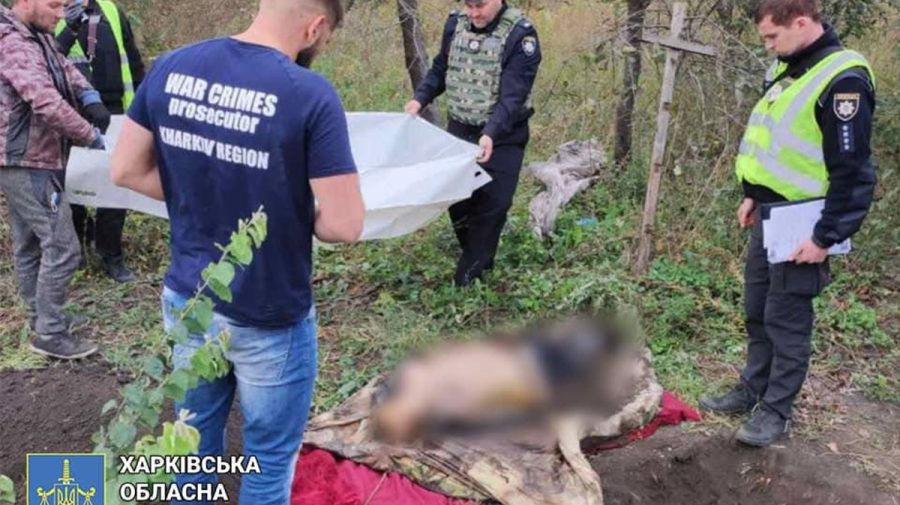 Cadavre cu urme de tortură, găsite într-un sat eliberat din regiunea Harkov de unde rușii au fugit