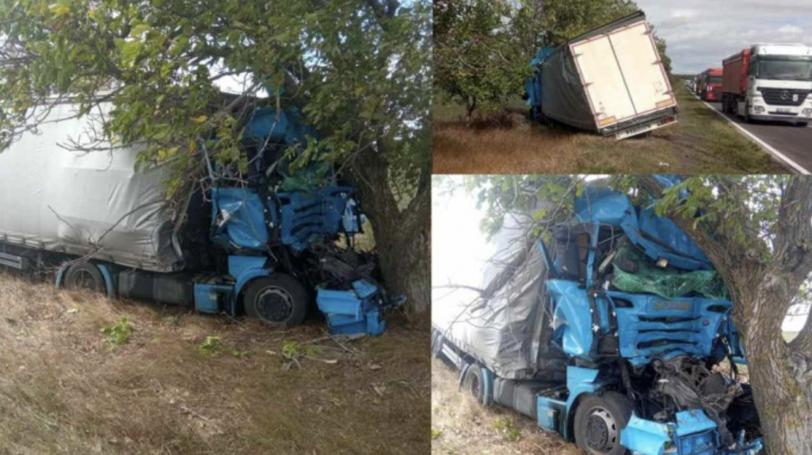 FOTO Accident grav în apropiere de Leușeni! Cabina unui camion a fost făcută zob