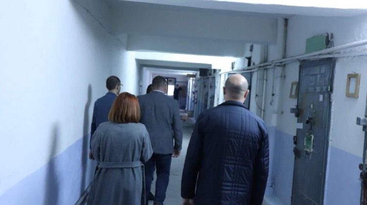 Deputați, în închisoarea din Rezina. Au luat prin surprindere administrația, după multiplele plângeri ale deținuților