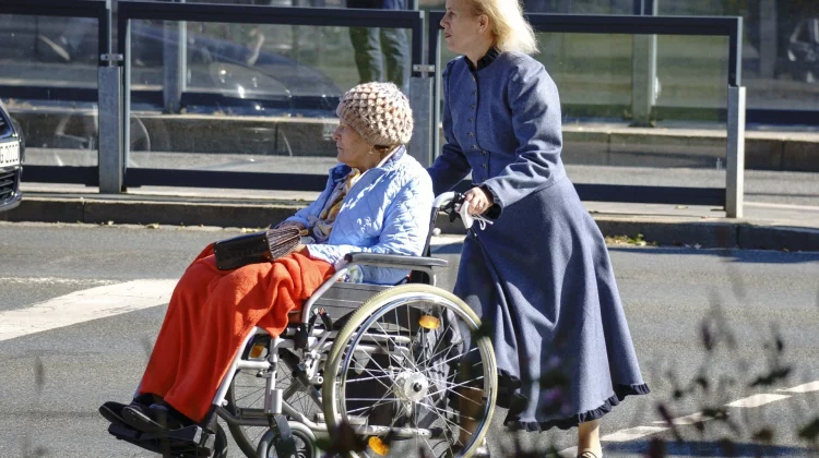 Femeile din Elveția vor munci mai mult – Populația a votat pentru creșterea vârstei de pensionare la 65 de ani