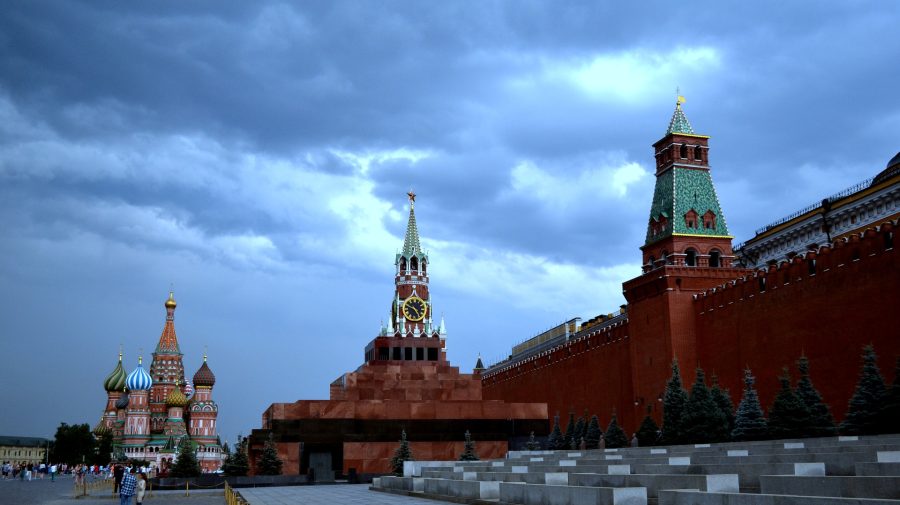 Un aliat de rang înalt al Kremlinului a murit după ce a căzut pe scări