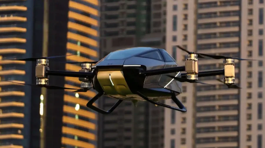VIDEO Revoluţionar! O mașină zburătoare fabricată în China a efectuat primul zbor public în Dubai