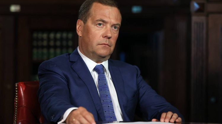 Dmitri Medvedev, pe lista persoanelor date în urmărire la Kiev