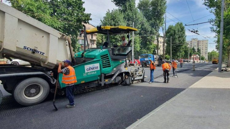 O nouă tehnologie aplicată în reparația drumurilor Capitalei
