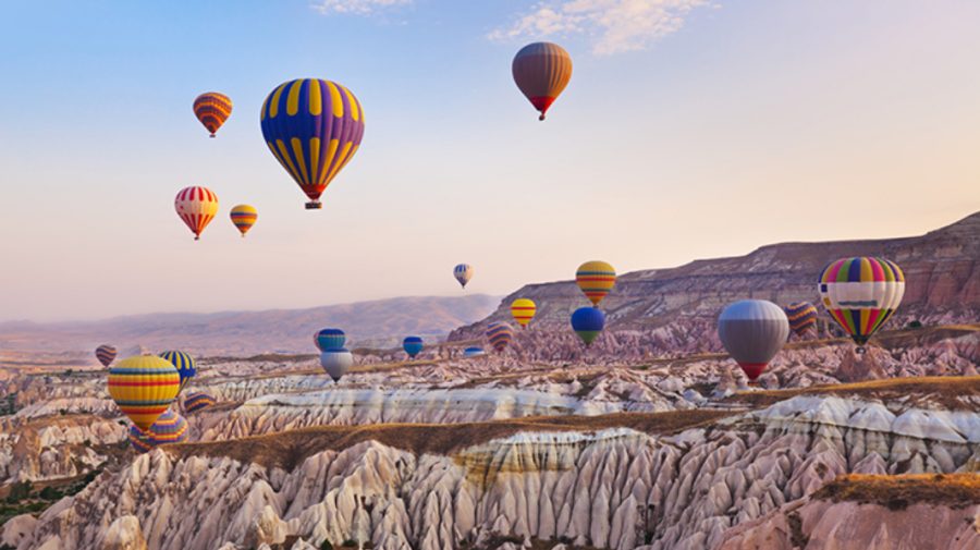 Călătorie tragică în Cappadocia: Doi oameni și-au pierdut viața, după ce balonul lor cu aer cald s-a prăbușit
