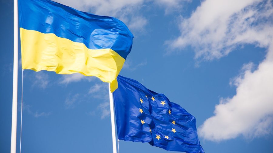 SUA şi UE sporesc ajutorul financiar pentru Ucraina! Câți bani urmează să ajungă în țara vecină