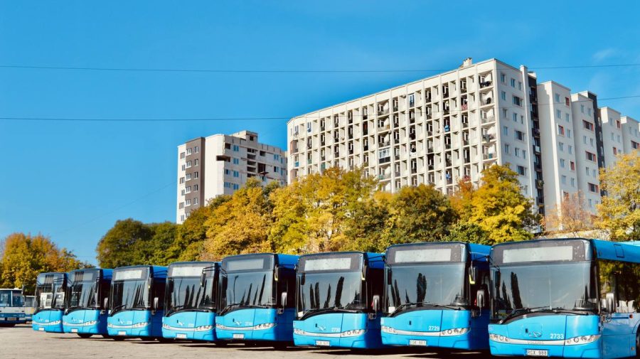 FOTO La Chișinău au ajuns opt autobuze noi. Vor suplini cele mai solicitate rute din municipiu