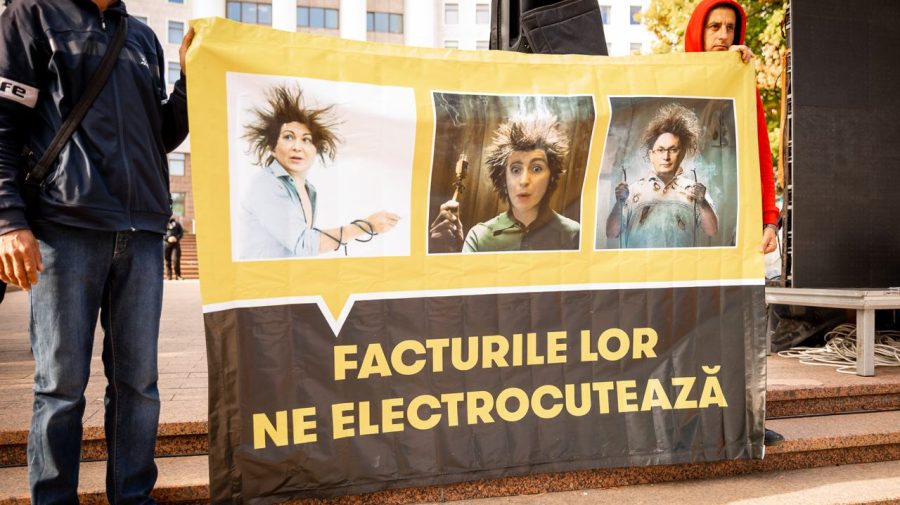 „Facturile lor ne electrocutează!”. Partidul ȘOR a organizat un flashmob la Președinție