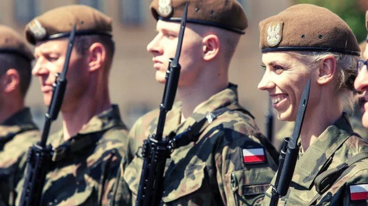 Guvernul Poloniei vrea să instruiască militar cât mai mulți cetățeni