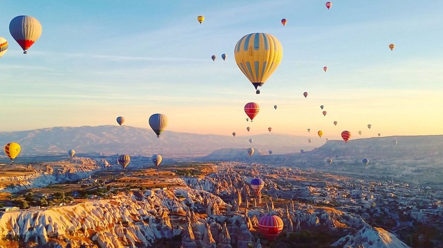 Cappadocia: Doi turiști au murit, iar alți trei au fost răniți, după ce balonul în care se aflau s-a prăbușit