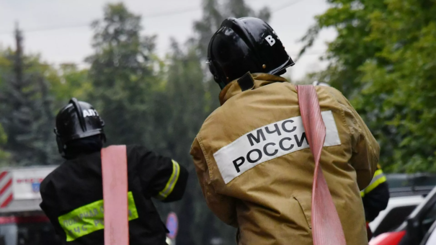 VIDEO Imagini apocaliptice din Rusia! Arde un depozit cu plastic