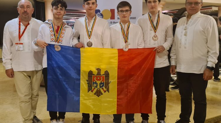 Echipa din Moldova a ajuns acasă cu 3 medalii de bronz și o mențiune de onoare la Olimpiada Balcanică de Informatică