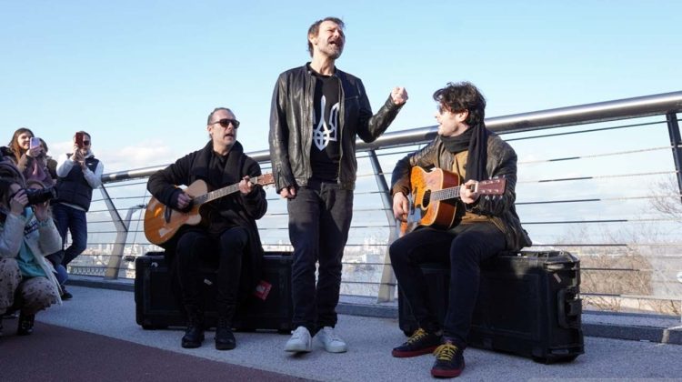 VIDEO Muzicienii francezi au reinterpretat o piesă a bandului ucrainena Okean Elzy. Scopul este unul nobil