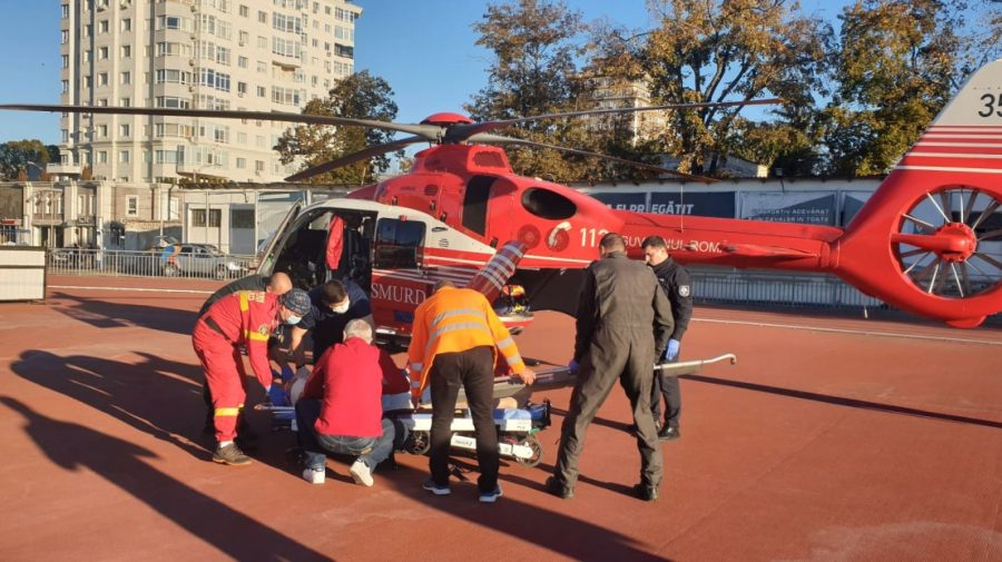 FOTO Misiune SMURD Șoldănești-Chișinău. Victima unui accident, transportată cu elicopterul în Capitală