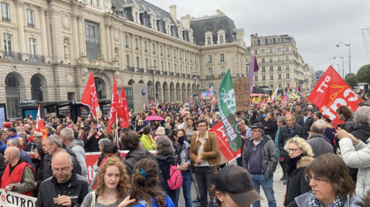 VIDEO Proteste masive în Franța! Sute de oameni au ieșit în stradă. Care sunt cerințele lor