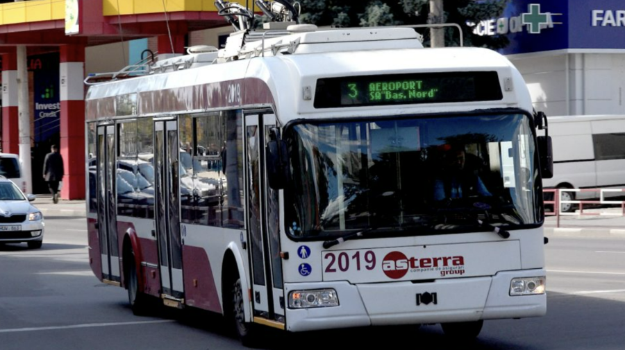 VIDEO Fără bani cash în transportul public din Bălți. Autoritățile vor să cumpere aparataj modern pentru achitare