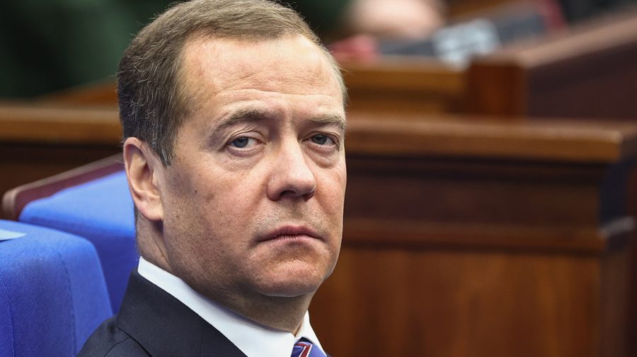 Dmitri Medvedev enervat la culme avertizează NATO să nu furnizeze Ucrainei sisteme de apărare antirachetă Patriot